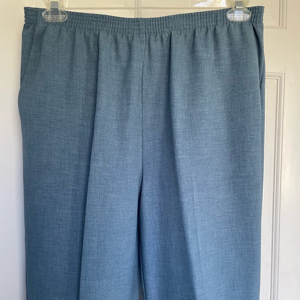 Light blue Alfred Dunner petite pants size 12 petite